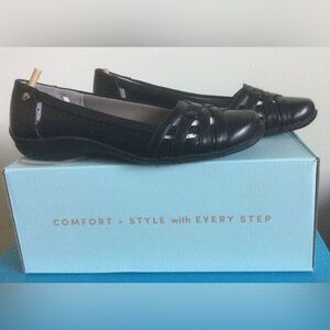 LifeStride Diverse Slip On Flats Size 6 Wide